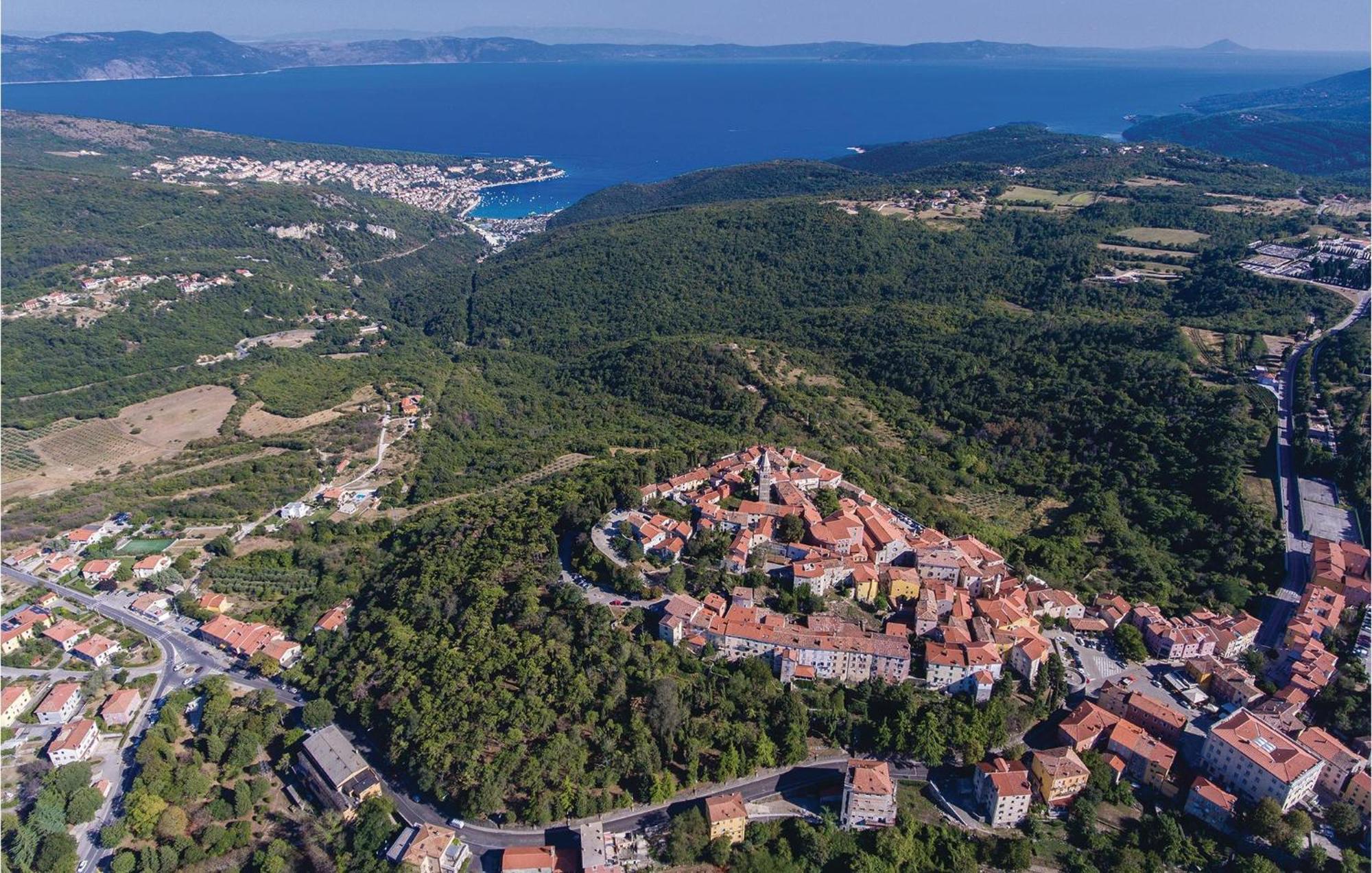 Beautiful Apartment In Rabac With Kitchen Exterior foto